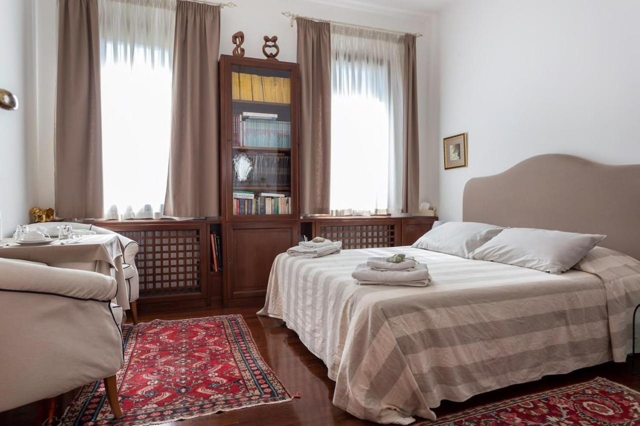 B&B 'E' Lido Di Venezia Bagian luar foto